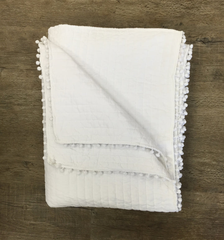 Pom Pom Quilt - White (Queen)
