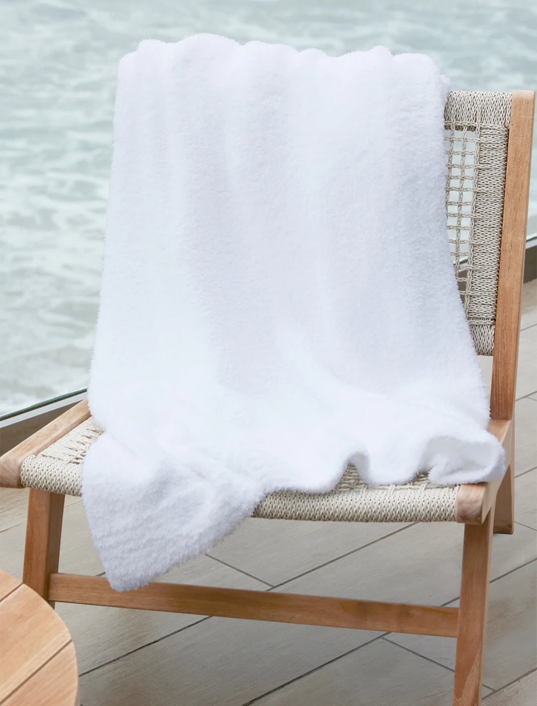 White barefoot dreams blanket hotsell